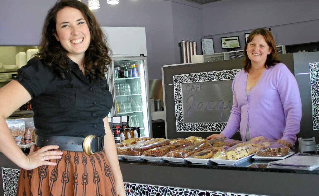 Comedian Tessa Waters and Cafe Jacqui’s owner Jacqui Dwan will host a dinner and show evening.